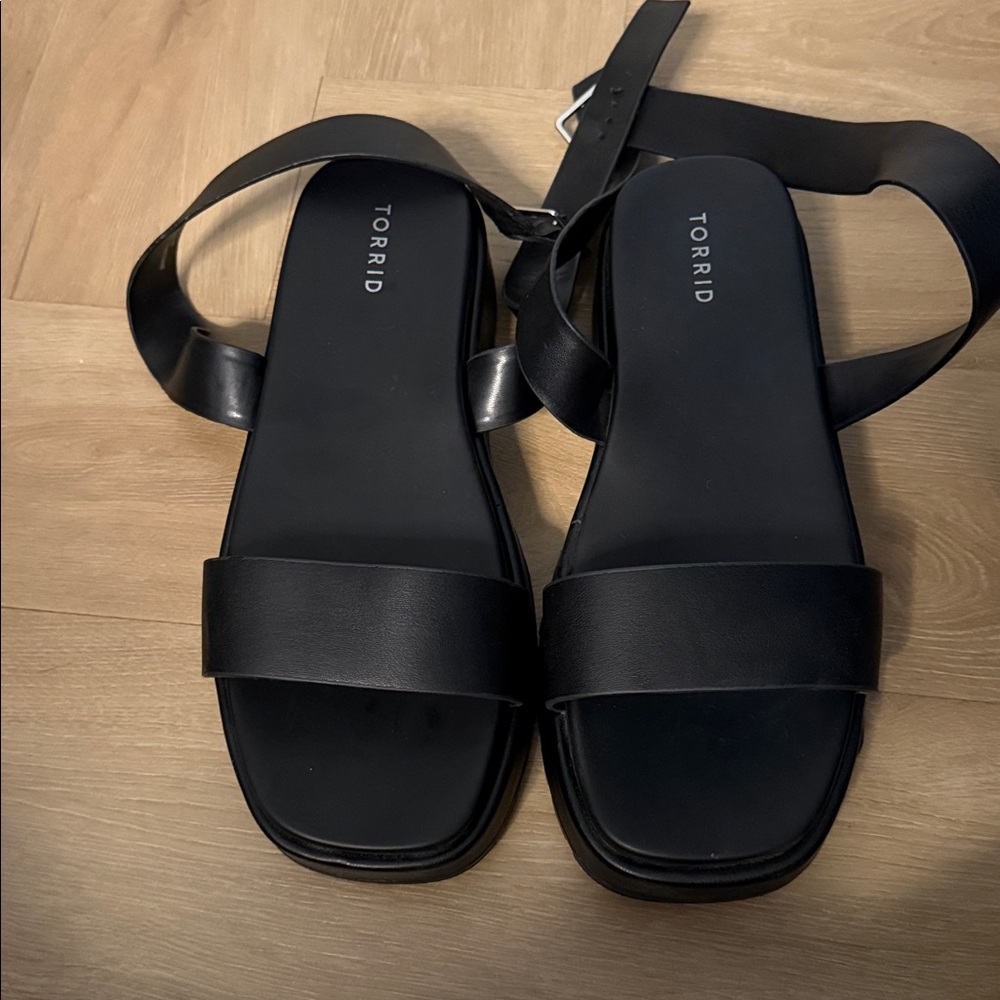 Torrid Black Platform Sandals Size 11W Ankle Strap Chunky Lug Sole - Picture 2 of 3